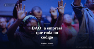 Academy Ulianov — DAO: a organizacao que troca o chefe pelo codigo · Foto: Luis Quintero / Pexels